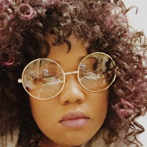 Meet your Posher, Crystal